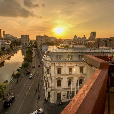 Baroque Splendor: Breathtaking Views & Design Apartman Bukarest Kültér fotó