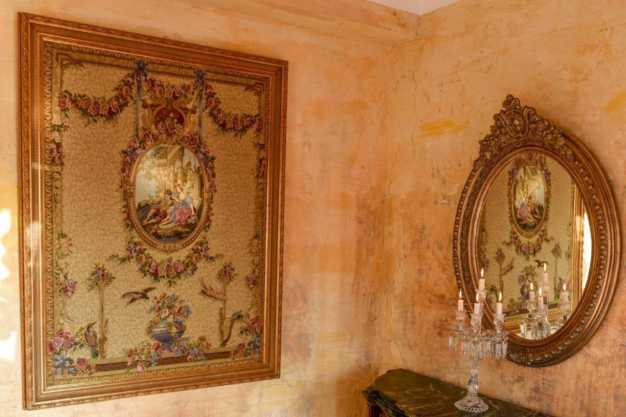 Baroque Splendor: Breathtaking Views & Design Apartman Bukarest Kültér fotó