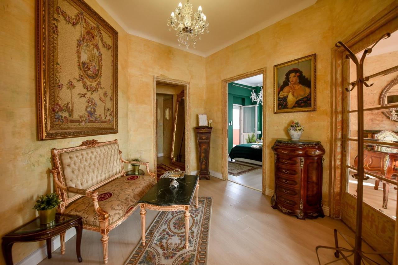 Baroque Splendor: Breathtaking Views & Design Apartman Bukarest Kültér fotó