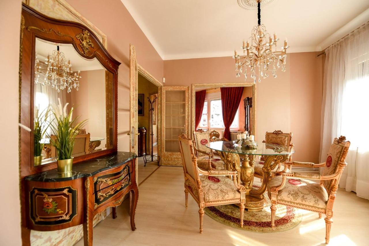 Baroque Splendor: Breathtaking Views & Design Apartman Bukarest Kültér fotó