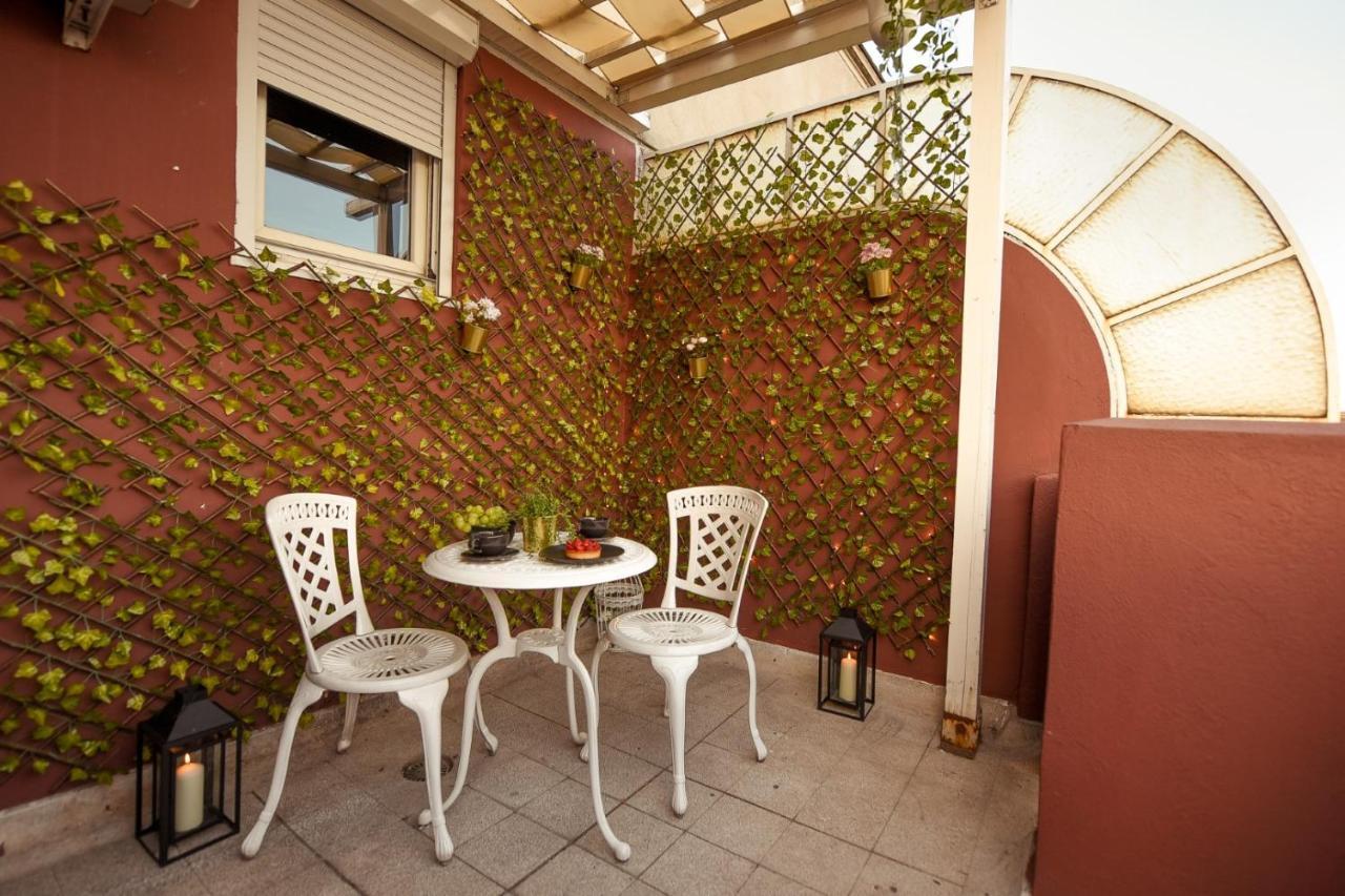 Baroque Splendor: Breathtaking Views & Design Apartman Bukarest Kültér fotó
