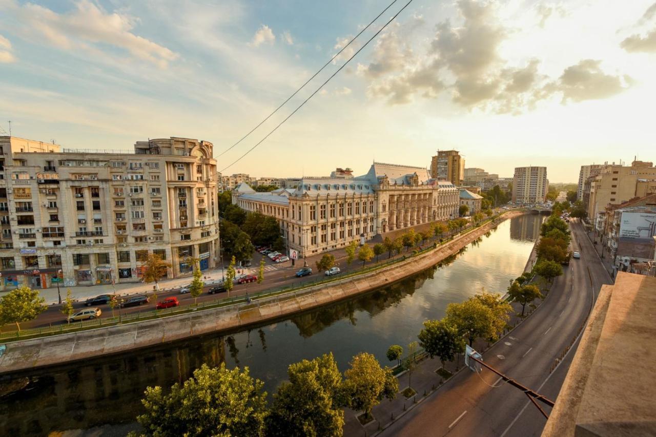 Baroque Splendor: Breathtaking Views & Design Apartman Bukarest Kültér fotó